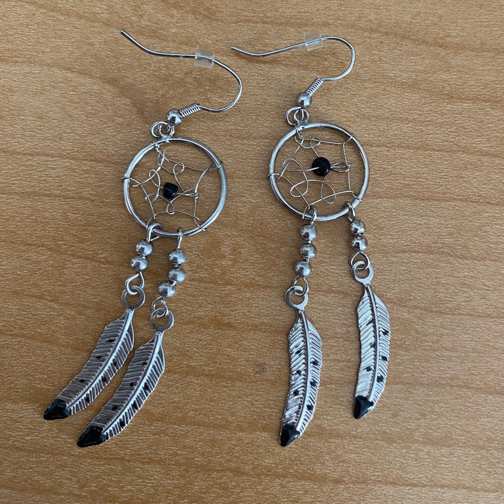 Dreamcatcher dangle earrings, Color: silver